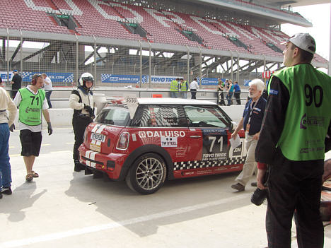 Niels Borum klar til at overtage pladsen i Mini'en.
(Foto: Stefan Kaas Racing Team)